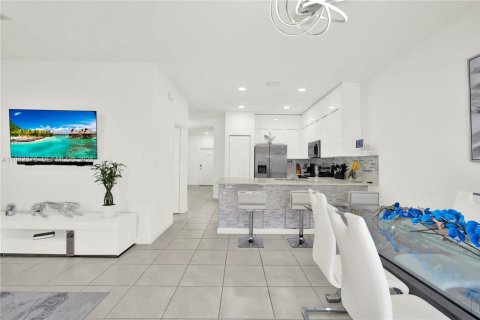 Adosado en venta en Homestead, Florida, 4 dormitorios, 157.47 m2 № 2045111 - foto 14