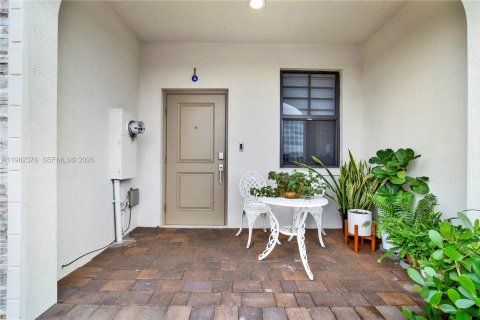 Adosado en venta en Homestead, Florida, 4 dormitorios, 157.47 m2 № 2045111 - foto 3