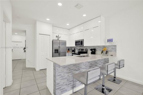 Adosado en venta en Homestead, Florida, 4 dormitorios, 157.47 m2 № 2045111 - foto 11