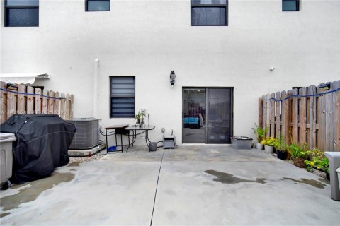 Adosado en venta en Homestead, Florida, 4 dormitorios, 157.47 m2 № 2045111 - foto 20