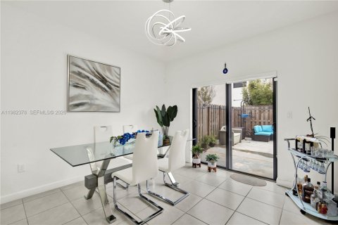 Adosado en venta en Homestead, Florida, 4 dormitorios, 157.47 m2 № 2045111 - foto 12