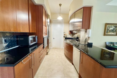 Купить кондоминиум в Санни-Айлс-Бич, Флорида 2 спальни, 129.04м2, № 1929399 - фото 14