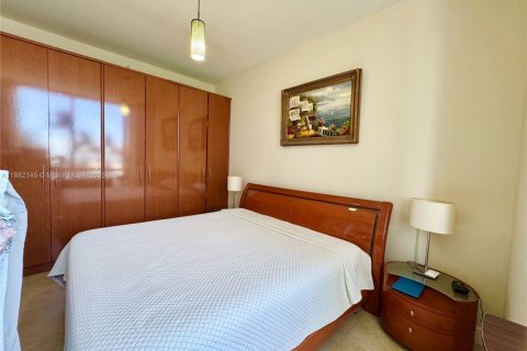 Купить кондоминиум в Санни-Айлс-Бич, Флорида 2 спальни, 129.04м2, № 1929399 - фото 17