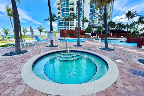 Купить кондоминиум в Санни-Айлс-Бич, Флорида 2 спальни, 129.04м2, № 1929399 - фото 30