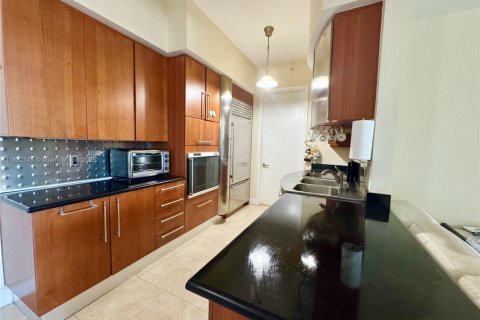 Купить кондоминиум в Санни-Айлс-Бич, Флорида 2 спальни, 129.04м2, № 1929399 - фото 13