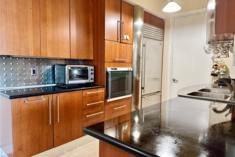 Купить кондоминиум в Санни-Айлс-Бич, Флорида 2 спальни, 129.04м2, № 1929399 - фото 12