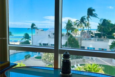 Купить кондоминиум в Санни-Айлс-Бич, Флорида 2 спальни, 129.04м2, № 1929399 - фото 15