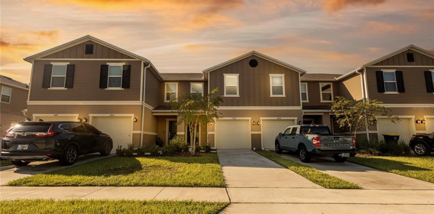 Townhouse in Davenport, Florida 3 bedrooms, 134.34 sq.m. № 1551436