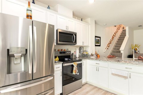 Townhouse in Davenport, Florida 3 bedrooms, 134.34 sq.m. № 1551436 - photo 5