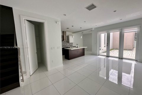 Copropriété à louer à Doral, Floride: 3 chambres, 204.38 m2 № 1632806 - photo 12