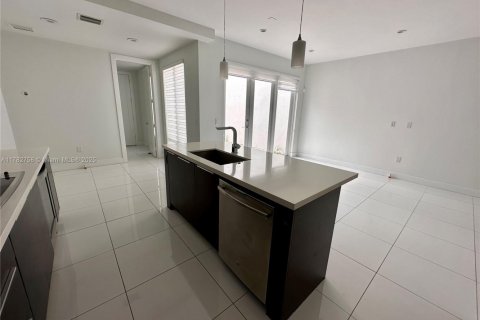 Copropriété à louer à Doral, Floride: 3 chambres, 204.38 m2 № 1632806 - photo 16