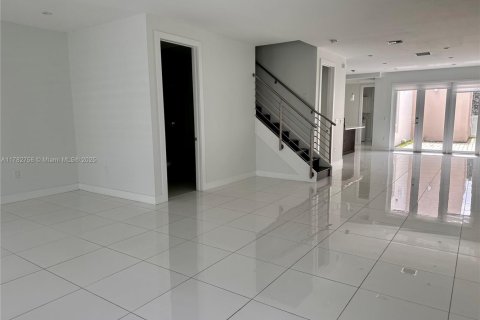 Copropriété à louer à Doral, Floride: 3 chambres, 204.38 m2 № 1632806 - photo 8