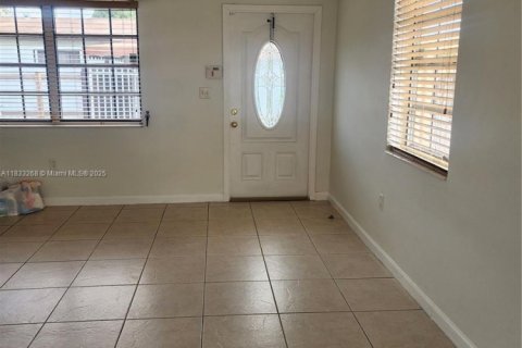 House in Miami Gardens, Florida 3 bedrooms, 106.28 sq.m. № 1811370 - photo 12