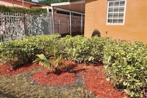 House in Miami Gardens, Florida 3 bedrooms, 106.28 sq.m. № 1811370 - photo 6