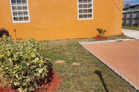 House in Miami Gardens, Florida 3 bedrooms, 106.28 sq.m. № 1811370 - photo 5