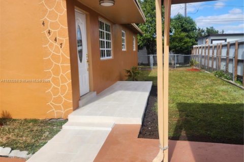 House in Miami Gardens, Florida 3 bedrooms, 106.28 sq.m. № 1811370 - photo 7