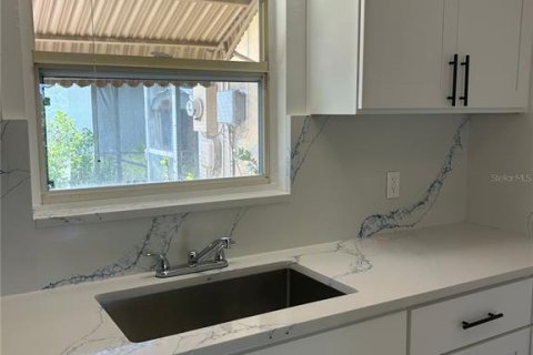 Casa en alquiler en Sarasota, Florida, 3 dormitorios, 97.55 m2 № 1888706 - foto 10