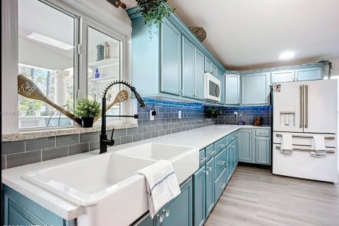 Casa en alquiler en Jacksonville, Florida, 6 dormitorios № 2024669 - foto 6