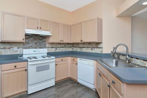 House in Land O' Lakes, Florida 2 bedrooms, 105.26 sq.m. № 1602831 - photo 13