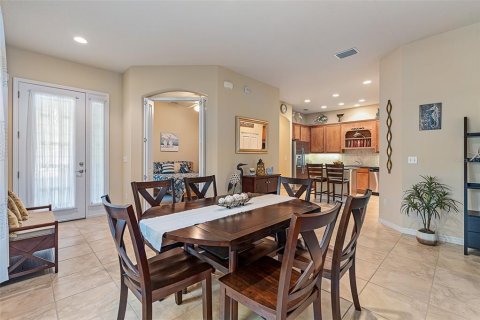 Townhouse in Ormond Beach, Florida 2 bedrooms, 140.28 sq.m. № 2239425 - photo 6