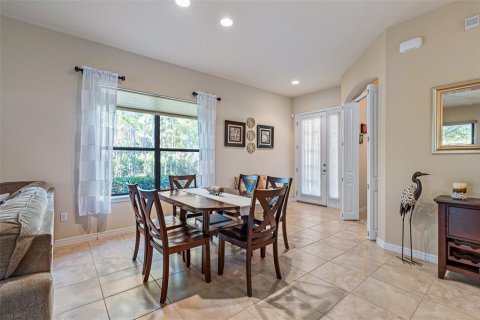 Townhouse in Ormond Beach, Florida 2 bedrooms, 140.28 sq.m. № 2239425 - photo 5