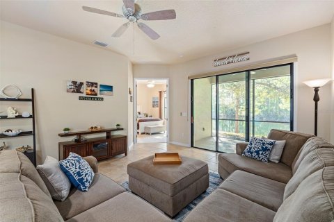 Townhouse in Ormond Beach, Florida 2 bedrooms, 140.28 sq.m. № 2239425 - photo 13