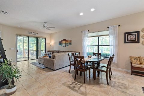 Townhouse in Ormond Beach, Florida 2 bedrooms, 140.28 sq.m. № 2239425 - photo 7