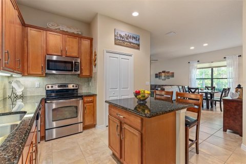 Townhouse in Ormond Beach, Florida 2 bedrooms, 140.28 sq.m. № 2239425 - photo 10