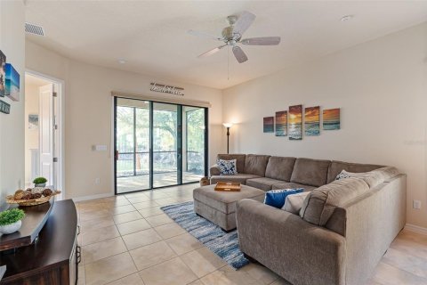 Townhouse in Ormond Beach, Florida 2 bedrooms, 140.28 sq.m. № 2239425 - photo 12