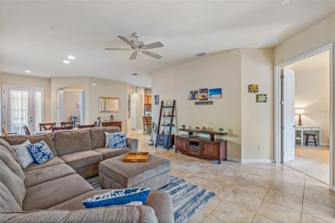 Townhouse in Ormond Beach, Florida 2 bedrooms, 140.28 sq.m. № 2239425 - photo 15