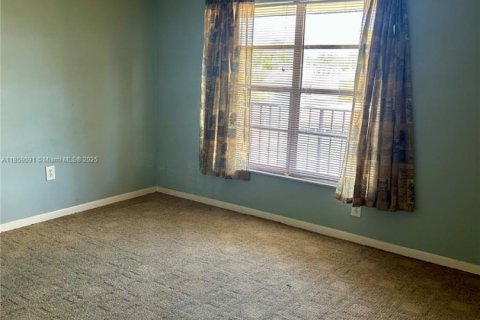 Condo in Oakland Park, Florida, 2 bedrooms  № 1887447 - photo 20