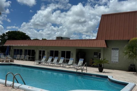 Condo in Oakland Park, Florida, 2 bedrooms  № 1887447 - photo 28