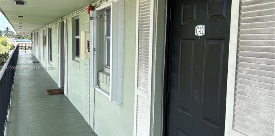 Condo in Oakland Park, Florida, 2 bedrooms  № 1887447