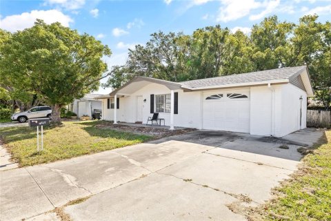 House in Port Richey, Florida 2 bedrooms, 96.99 sq.m. № 1430551 - photo 5