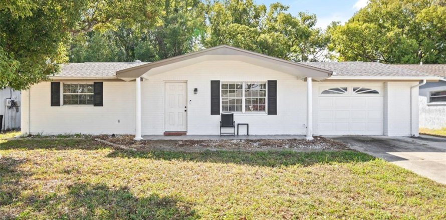 House in Port Richey, Florida 2 bedrooms, 96.99 sq.m. № 1430551