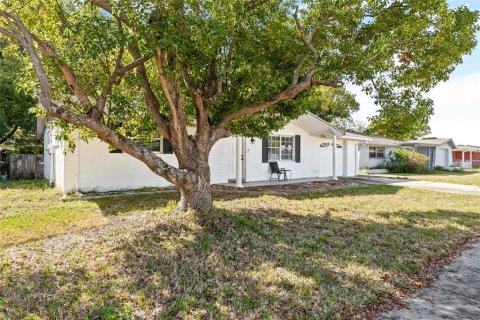 House in Port Richey, Florida 2 bedrooms, 96.99 sq.m. № 1430551 - photo 4
