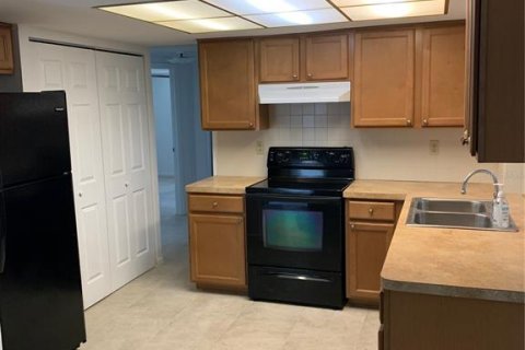 House in Port Richey, Florida 2 bedrooms, 96.99 sq.m. № 1430551 - photo 8