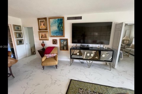 Купить кондоминиум в Помпано-Бич, Флорида 3 спальни, 129.13м2, № 1940316 - фото 15