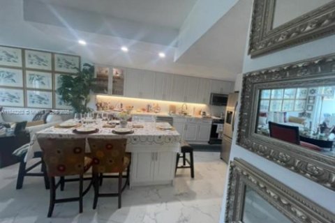 Купить кондоминиум в Помпано-Бич, Флорида 3 спальни, 129.13м2, № 1940316 - фото 8