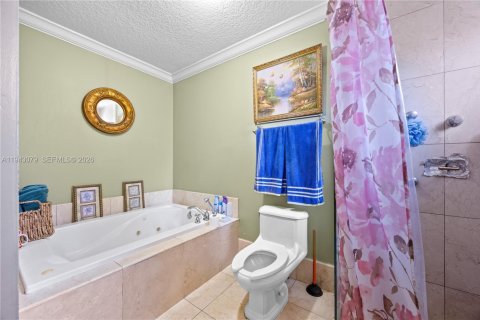 Villa ou maison à vendre à Miami, Floride: 3 chambres, 165.92 m2 № 2055088 - photo 25