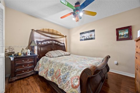 Villa ou maison à vendre à Miami, Floride: 3 chambres, 165.92 m2 № 2055088 - photo 17