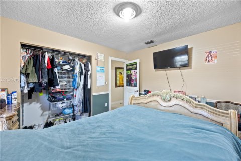 Villa ou maison à vendre à Miami, Floride: 3 chambres, 165.92 m2 № 2055088 - photo 16