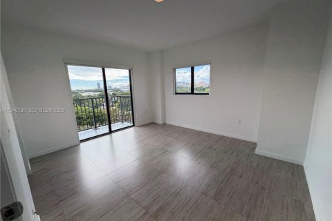 Condominio en alquiler en Miami, Florida, 1 dormitorio, 74.32 m2 № 1997998 - foto 10