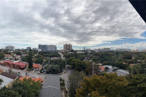 Condominio en alquiler en Miami, Florida, 1 dormitorio, 74.32 m2 № 1997998 - foto 15