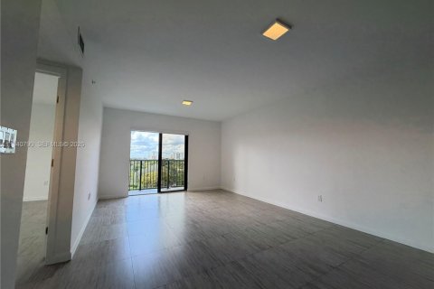 Condominio en alquiler en Miami, Florida, 1 dormitorio, 74.32 m2 № 1997998 - foto 5