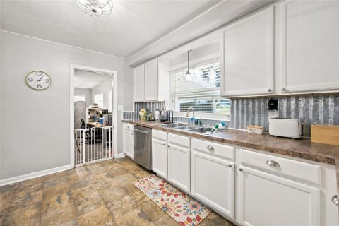 House in Williston, Florida 4 bedrooms, 228.54 sq.m. № 2222451 - photo 19