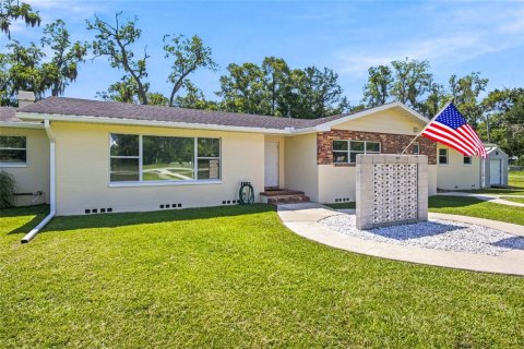 House in Williston, Florida 4 bedrooms, 228.54 sq.m. № 2222451