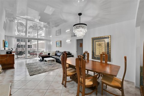 Купить кондоминиум в Халландейл-Бич, Флорида 2 спальни, 115.94м2, № 1996048 - фото 15