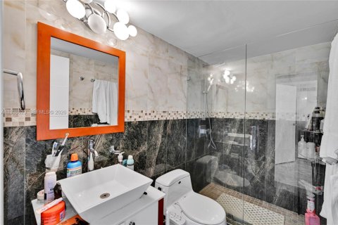 Купить кондоминиум в Халландейл-Бич, Флорида 2 спальни, 115.94м2, № 1996048 - фото 25