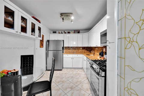 Купить кондоминиум в Халландейл-Бич, Флорида 2 спальни, 115.94м2, № 1996048 - фото 14